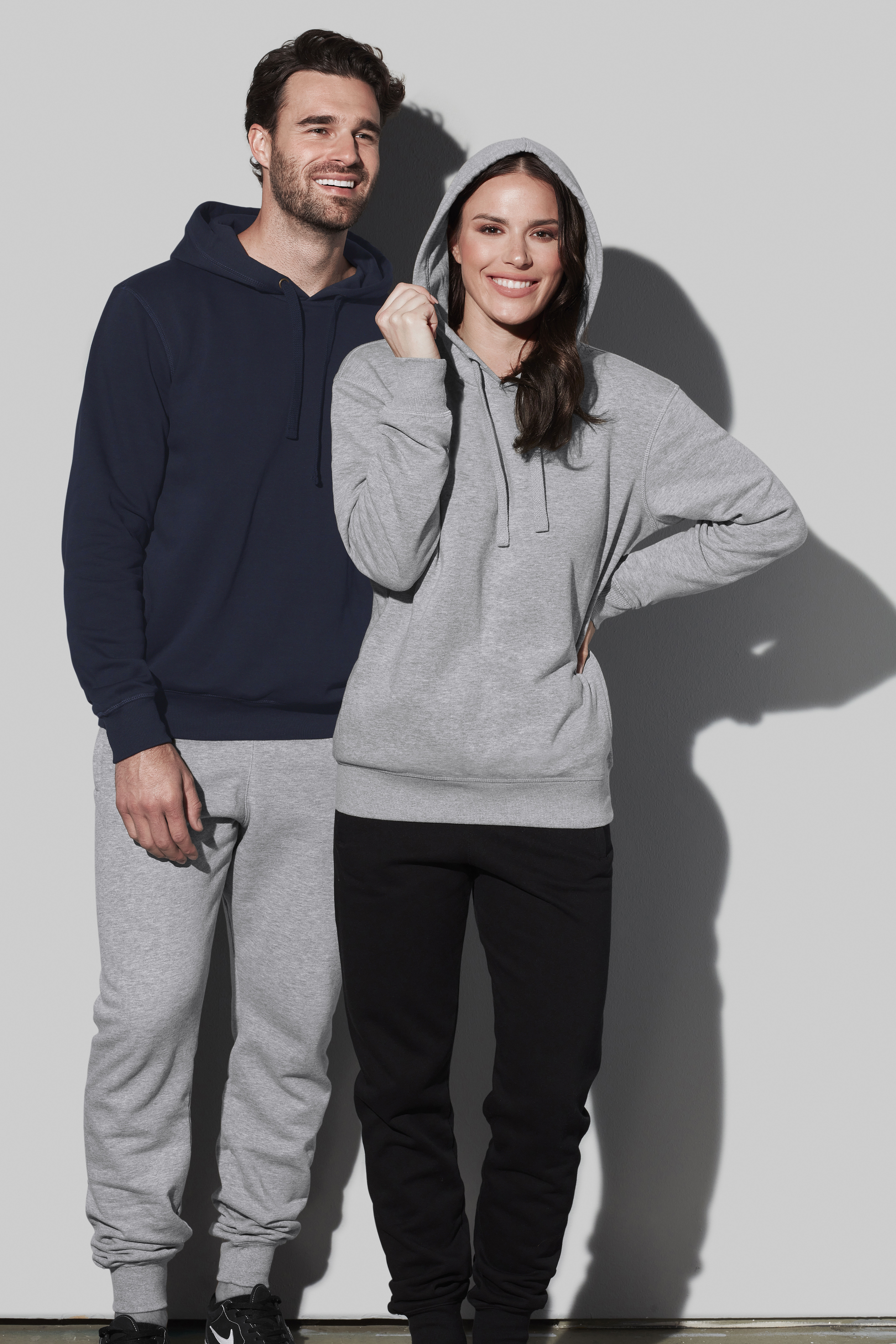 FELPA CON CAPPUCCIO RECYCLED UNISEX FELPA CON CAPPUCCIO RECYCLED UNISEX